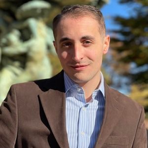 Meet your Posher, Gil